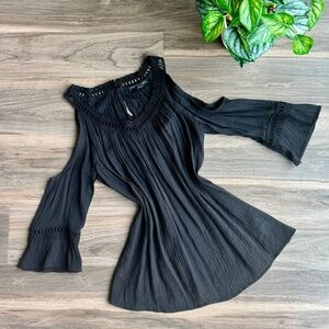 Signature Studio Black Cold Shoulder Pleated Blouse – Size S